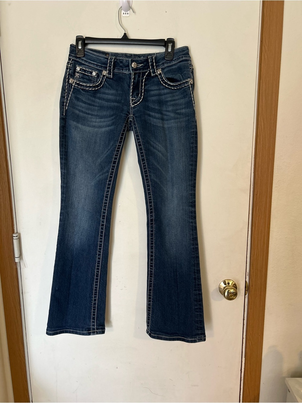 Miss Me size 27 Bootcut Thick white stitch